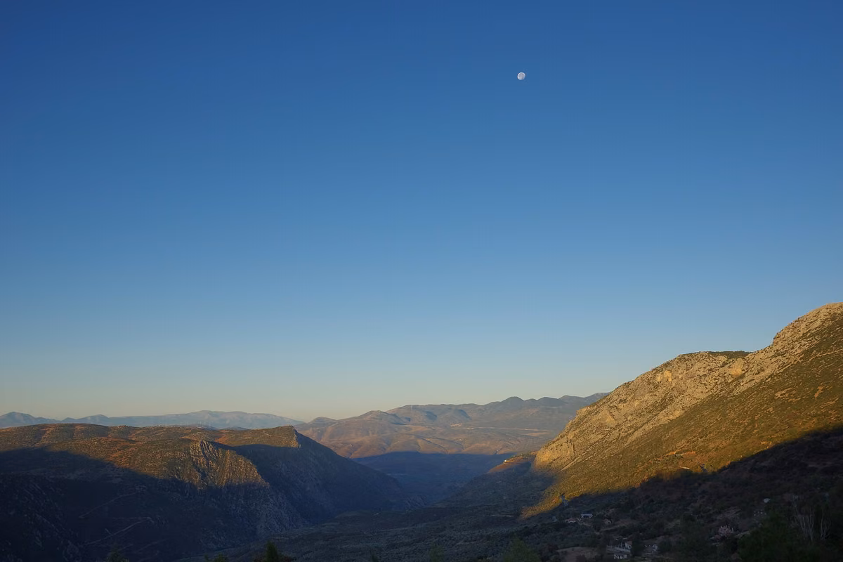 The landscape around Arachova, with the mountain rising behind the town