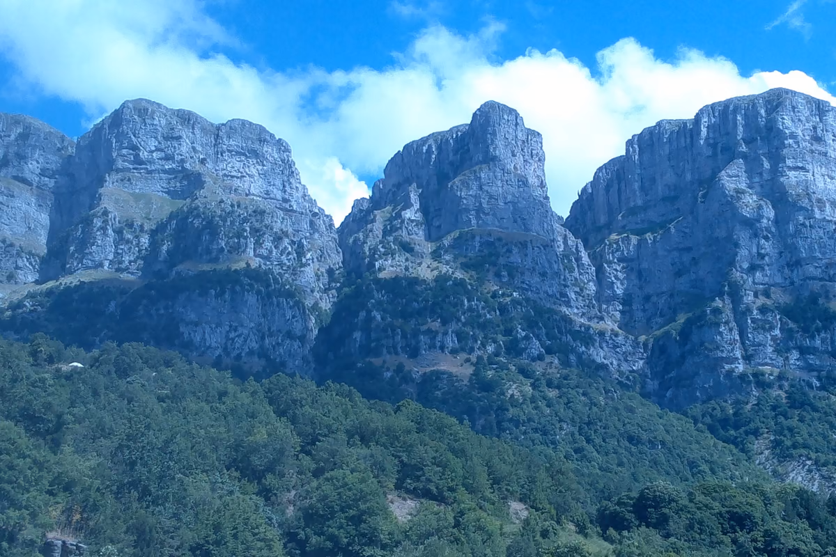 The towers of Astraka
