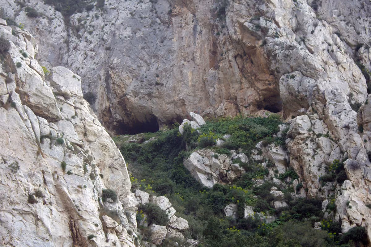 The Bibessi cave